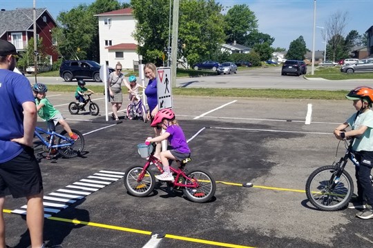 Aider les enfants dans l’apprentissage du vélo 