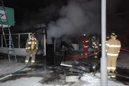 La cantine Chez Yvon ras e par les flammes