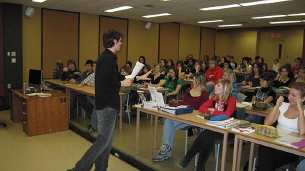 L'auteur Sébastien Chabot visite les étudiants du Cégep