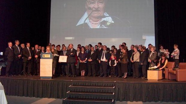 La famille Saint-Amant / Hudon sacrée Famille agricole de l'année