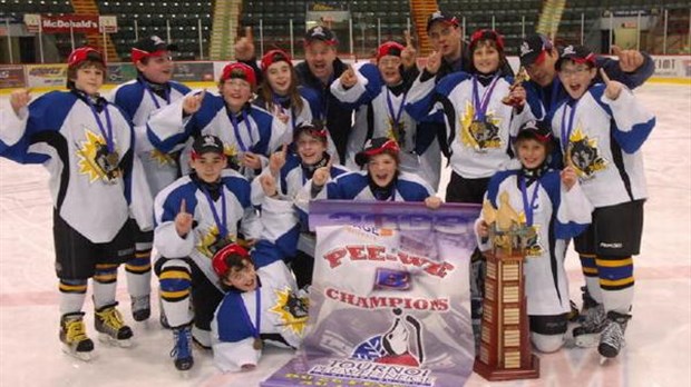 Les Patrouilleurs remportent le Tournoi Pee-Wee Neige