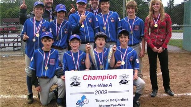 L’équipe Adélard Larouche pee-wee A championne à Saint-Pascal