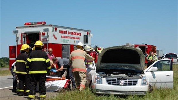 Un motorisé percute une Cadillac