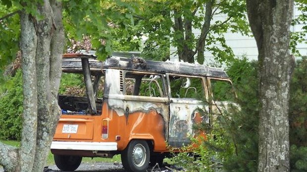 Un Westfalia flambe sur Fraserville