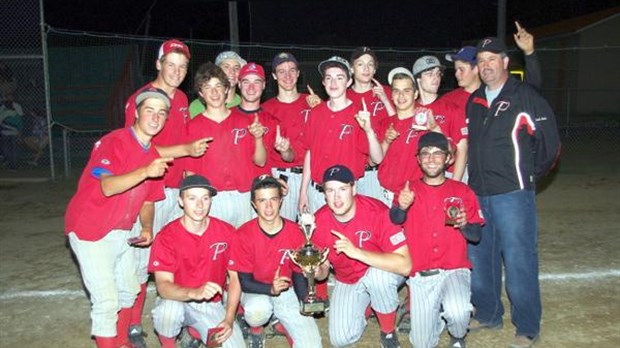 Home Hardware est championne d’un tournoi provincial Midget A