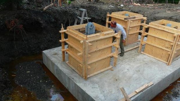 L’installation de la tyrolienne géante a débuté à Saint-Honoré