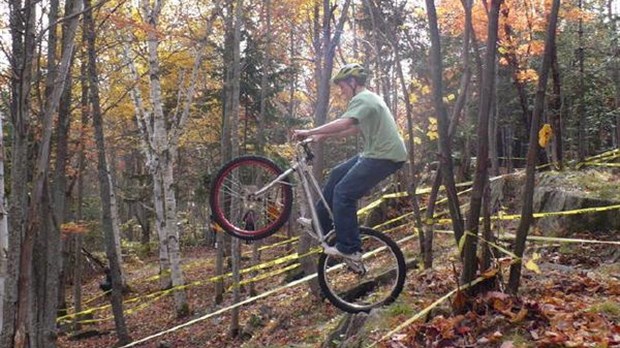 Compétition de vélo trial à Notre-Dame-du-Portage