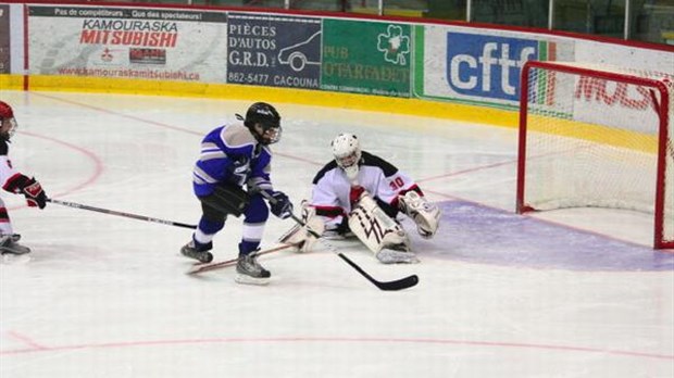 Tournoi de Hockey Bantam McDonald’s : Les hockeyeurs sautent sur la glace