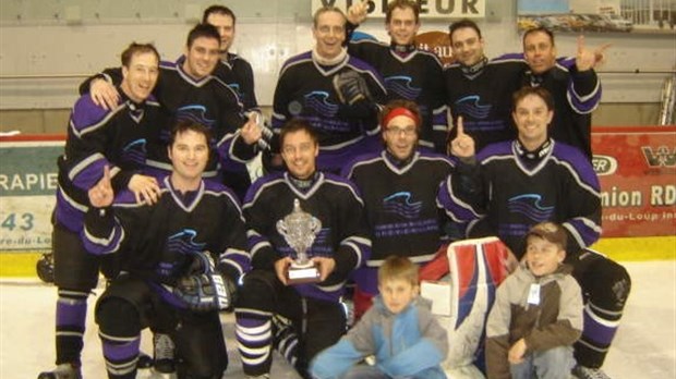 Le Tournoi de hockey des entreprises couronne ses gagnants