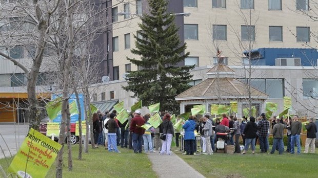 Négociations au public et parapublic : le front commun rend visite à Jean D’Amour