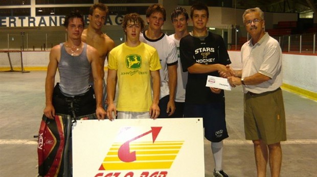 La troupe d’Alex Belzile championne du Tournoi de hockey-boule Gaz-O-Bar 2010