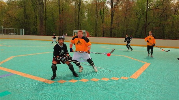 Participez à deux tournois de dekhockey, transport inclus!