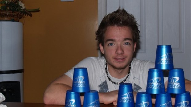 Champion de Speed Stacks : William Blais à Canal V cet automne