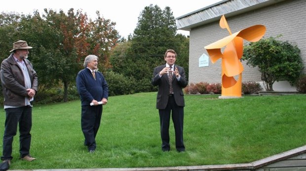 Inauguration de la sculpture La Dame du Portage