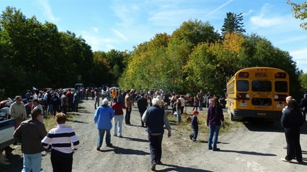 Succès du pique-nique organisé par « Les amants du territoire public des Basques »