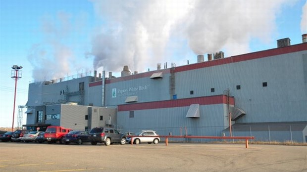 Travailleurs et retraités de l'usine FF Soucy de Rivière-du-Loup se rencontrent