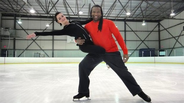 Jade-Savannah patinera avec Georges Laraque