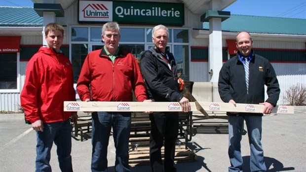 Nouvelle bannière Unimat à la Coop St-Alexandre