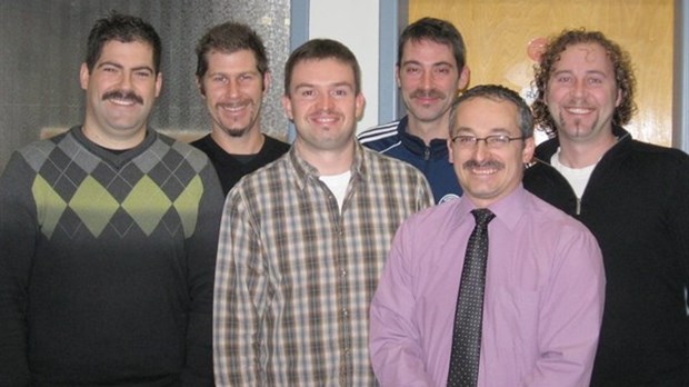 Des enseignants du Collège Notre-Dame ont amassé 450 $ pour Movember