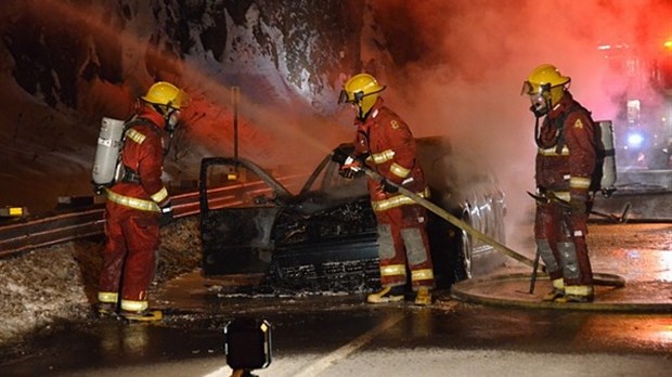 Véhicule en feu à Saint-Antonin