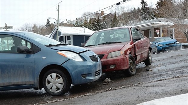 Collision impliquant trois voitures à Rivière-du-Loup