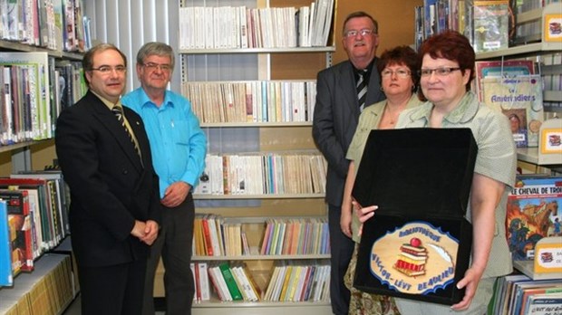 L’école secondaire Sainte-Marie inaugure la bibliothèque Victor-Lévy-Beaulieu