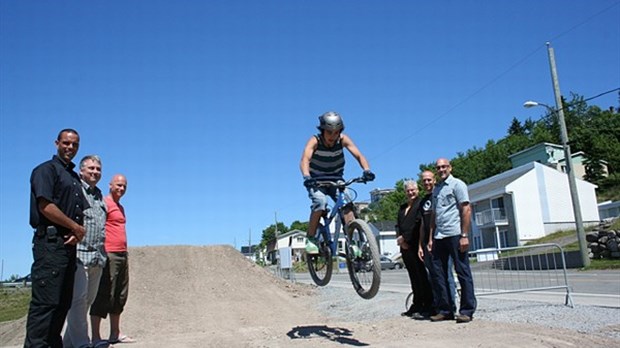 Ville à vélo en périphérie, pas au centre-ville