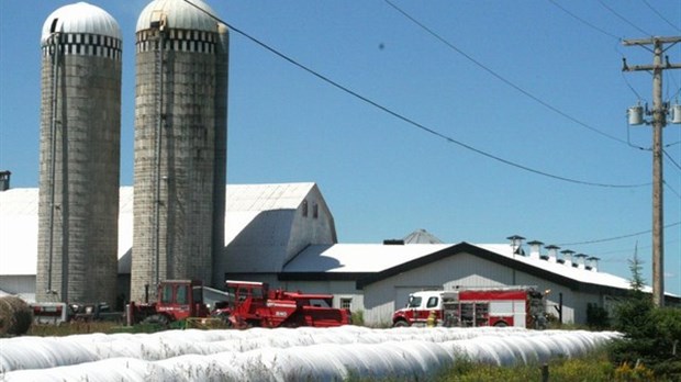 Feu de silo à Saint-Modeste