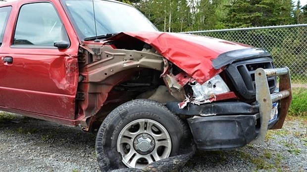 Collision entre une camionnette et un tracteur