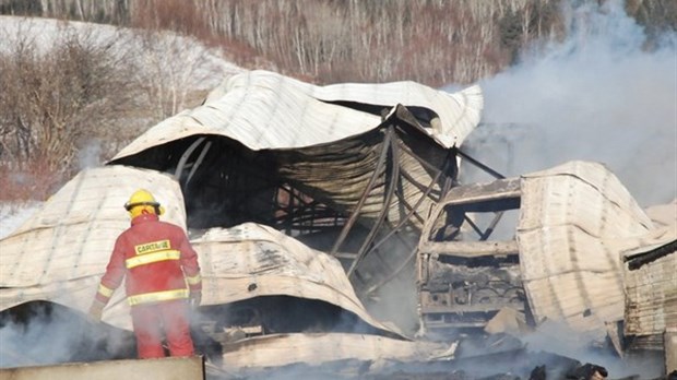 Le feu détruit un bâtiment agricole à Saint-Louis-du-Ha! Ha!