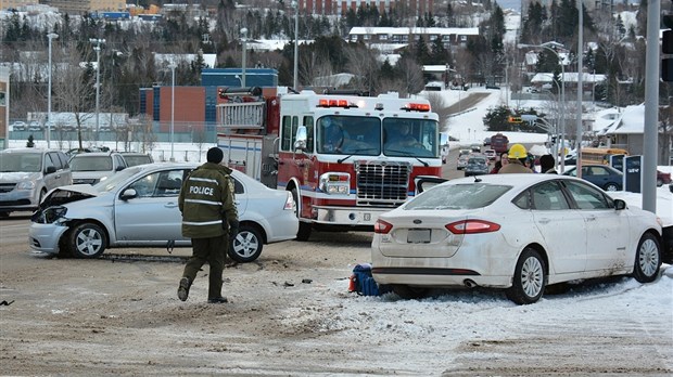 Collision sur le boulevard Armand-Thériault