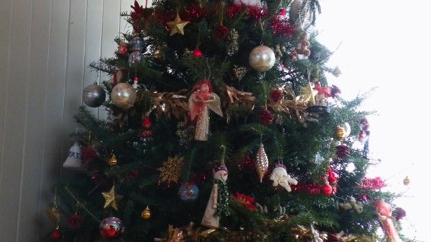 Mon beau sapin, que j’aime ta parure!