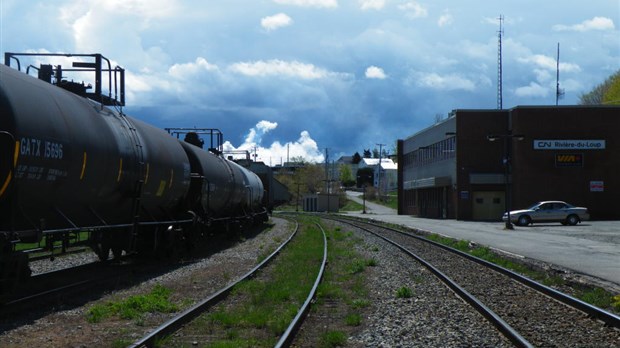 Le NPD contre les compressions à Via Rail