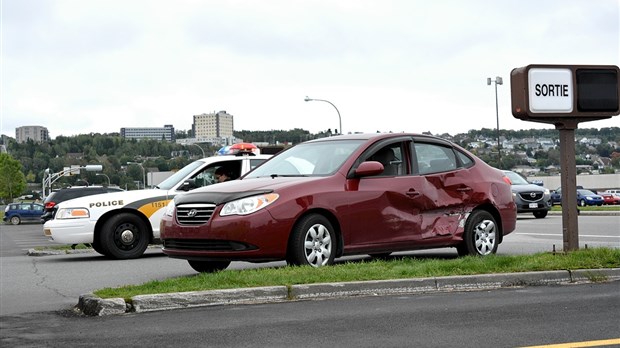 Collision sur le boulevard Armand-Thériault