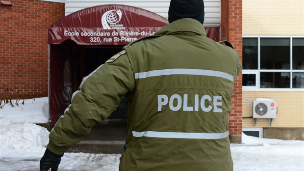 Appel à la bombe: l'École secondaire de Rivière-du-Loup évacuée