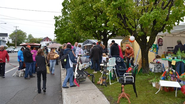  Grande vente de garage au profit d’Opération Enfant Soleil