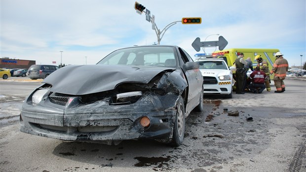 Collision sur le boulevard Armand-Thériault