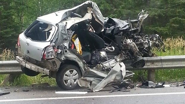 Collision entre un poids lourd et une voiture à Saint-Louis-du-Ha! Ha! 