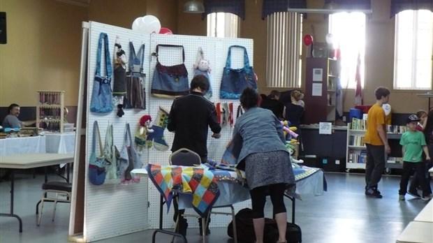 Marché public et artistique à Saint-Antonin