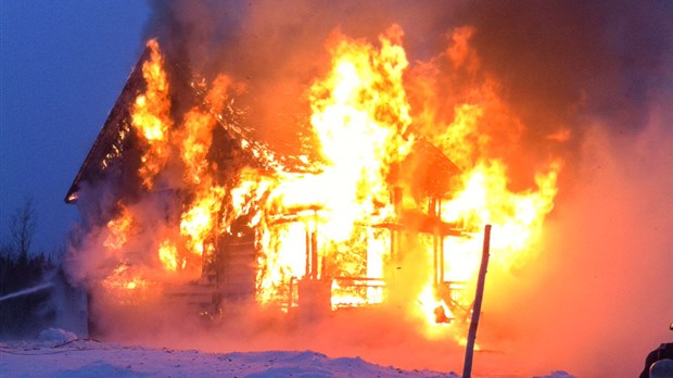 Une maison rasée par les flammes à Saint-Paul-de-la-Croix