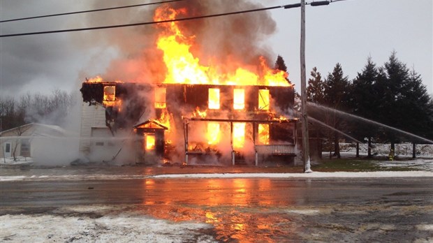 Maison rasée par les flammes à Saint-Honoré