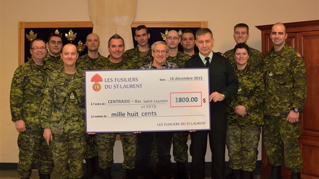 Les Fusiliers du St-Laurent donnent à Centraide Bas-Saint-Laurent