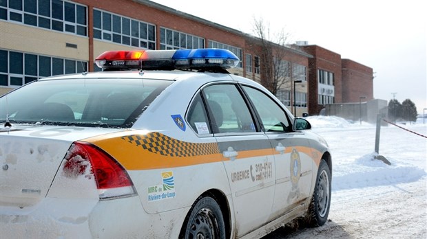 Alerte à la bombe à l'École secondaire de Rivière-du-Loup