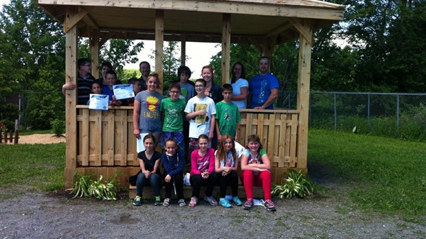 Les élèves de Saint-Eusèbe, menuisiers en herbe