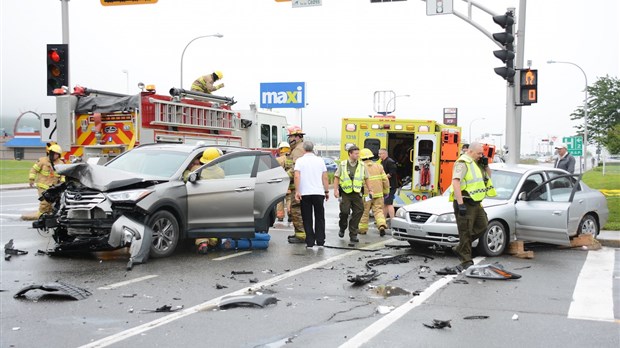 Violente collision sur le boulevard de l'Hôtel-de-Ville