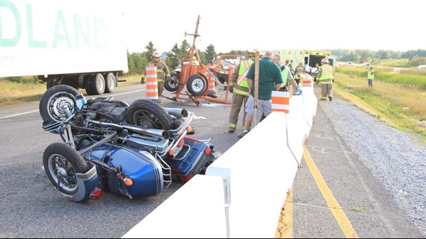 Un motocycliste perd la vie sur l'autoroute 20