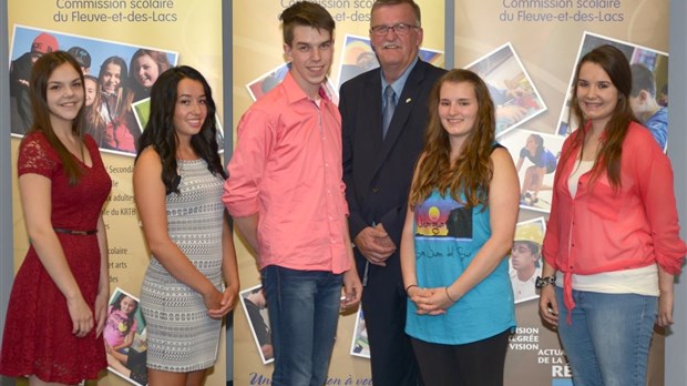 Cinq diplômés reçoivent la Médaille 2015 du Gouverneur général du Canada