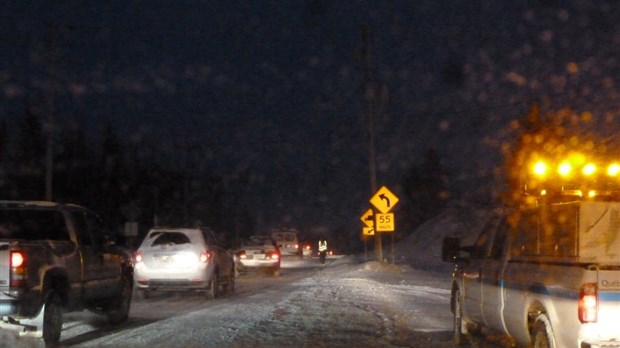 Chaussée glissante sur la route 293