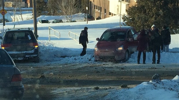 Collision dans la côte Saint-Pierre à Rivière-du-Loup