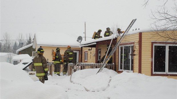 Incendie dans une maison mobile